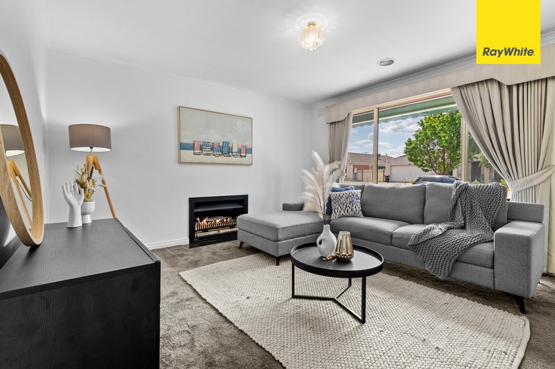 Photo - 8 Staton Crescent, Melton West VIC 3337 - Image 3