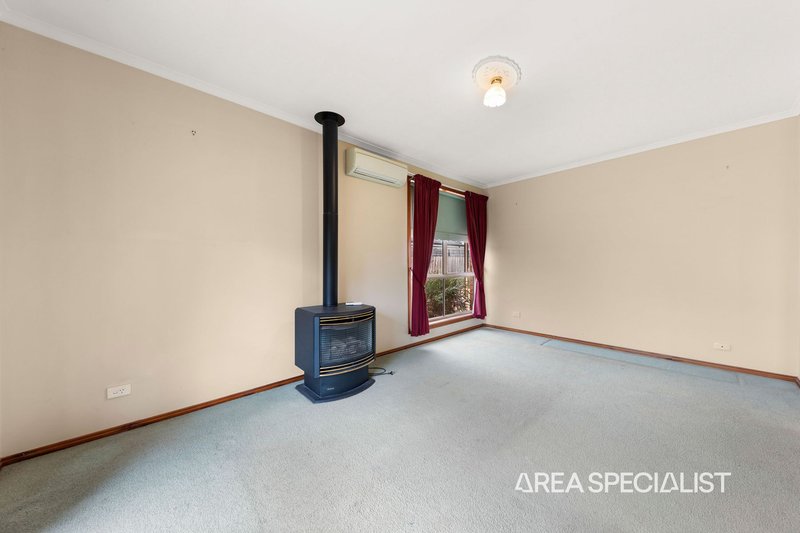 Photo - 8 Stella Place, Pakenham VIC 3810 - Image 7