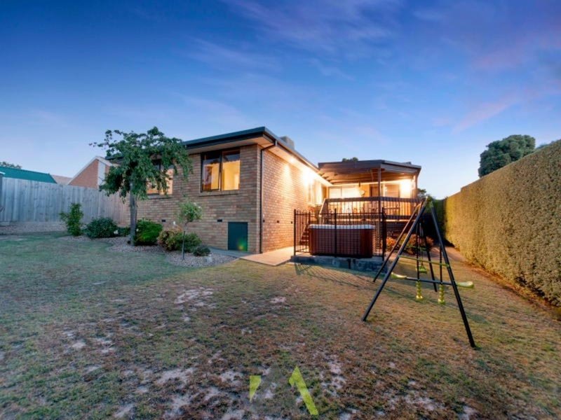 Photo - 8 Stevens Road, Langwarrin VIC 3910 - Image 12