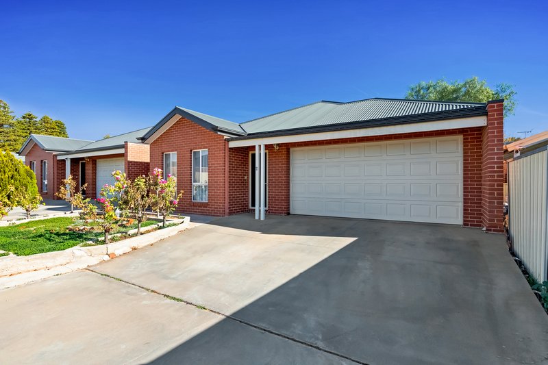 Photo - 8 Stockdale Court, Mildura VIC 3500 - Image 2