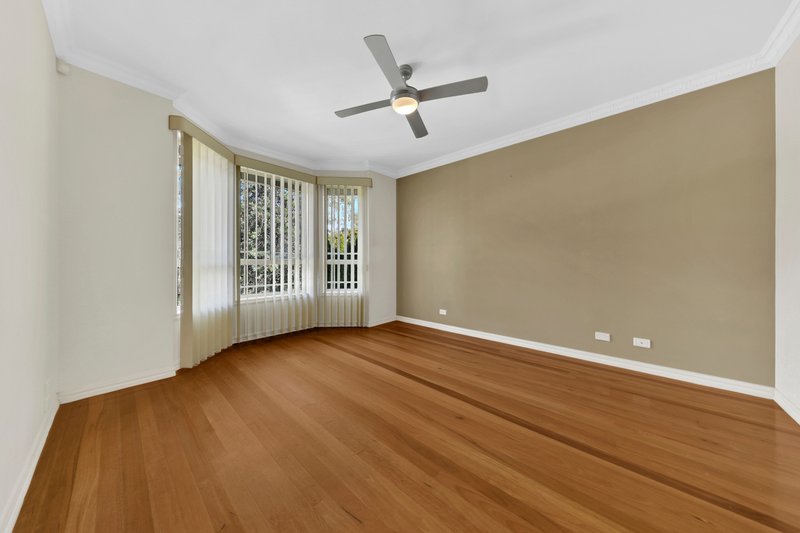 Photo - 8 Stockdale Way, Mill Park VIC 3082 - Image 2