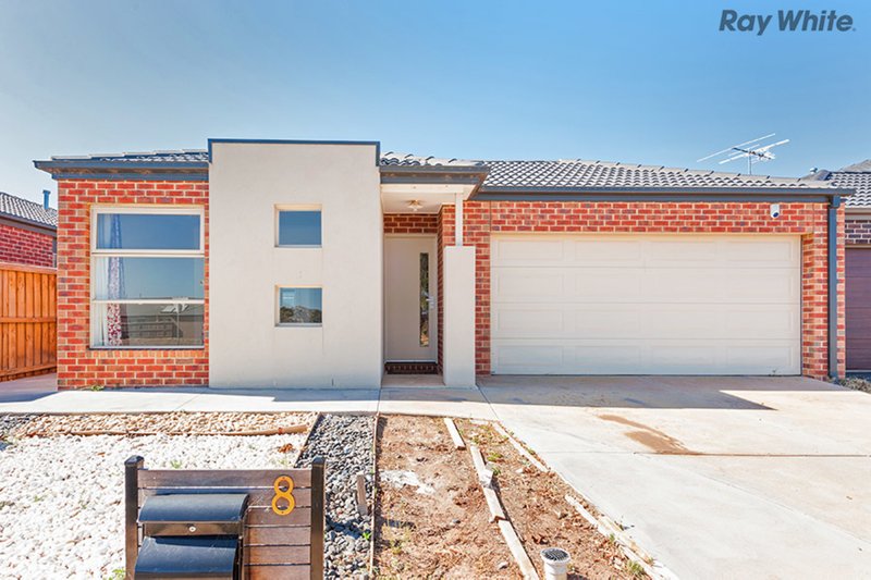 8 Stoneford Chase, Melton South VIC 3338