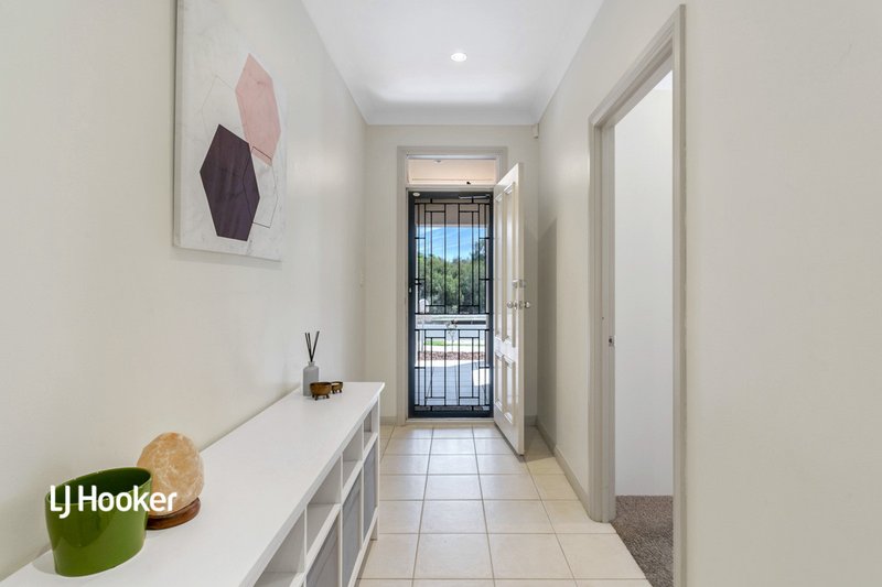 Photo - 8 Stony Way, Mawson Lakes SA 5095 - Image 2