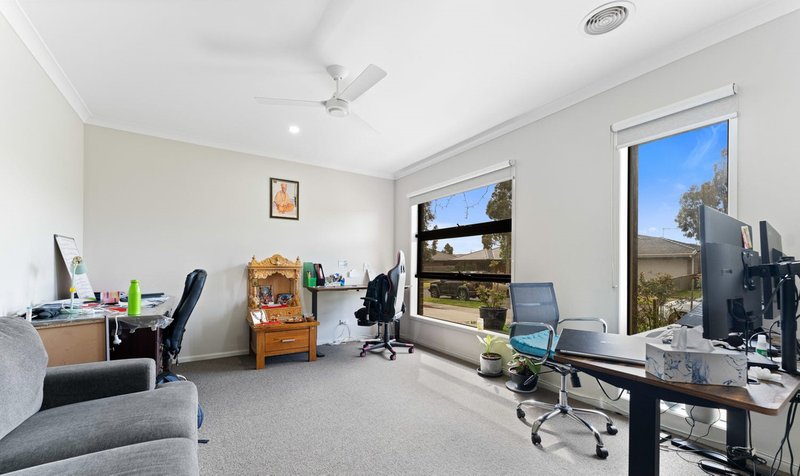 Photo - 8 Stook Road, Truganina VIC 3029 - Image 6