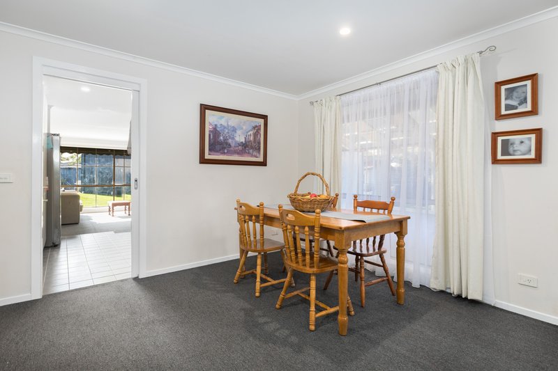 Photo - 8 Strathford Court, Werribee VIC 3030 - Image 4