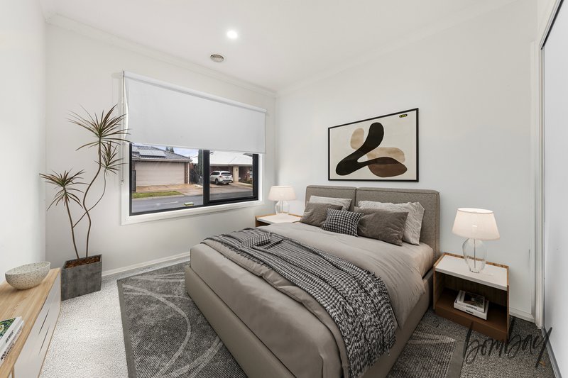 Photo - 8 Streamside Drive, Craigieburn VIC 3064 - Image 9