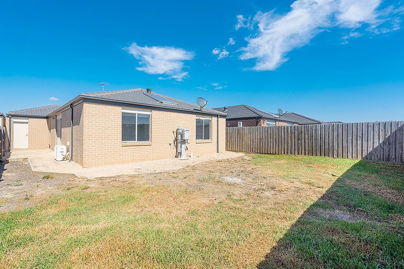 Photo - 8 Stringybark Avenue, Wallan VIC 3756 - Image 10