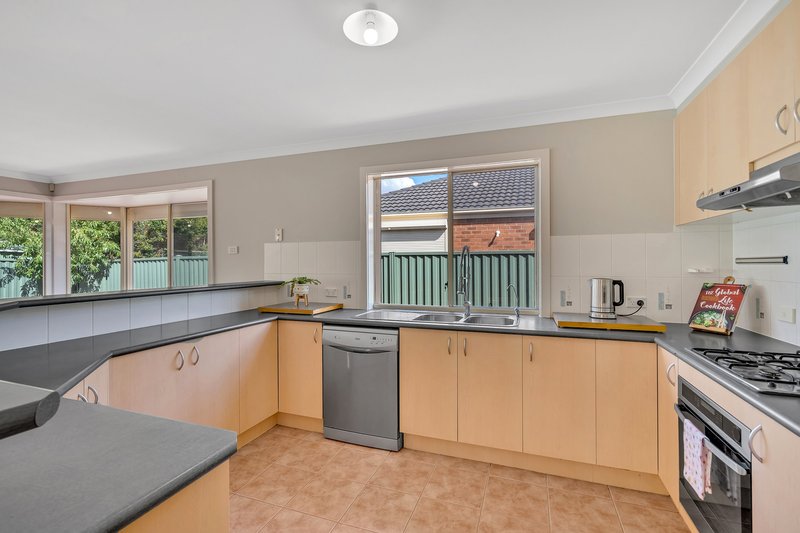 Photo - 8 Studley Park Way, Craigieburn VIC 3064 - Image 7