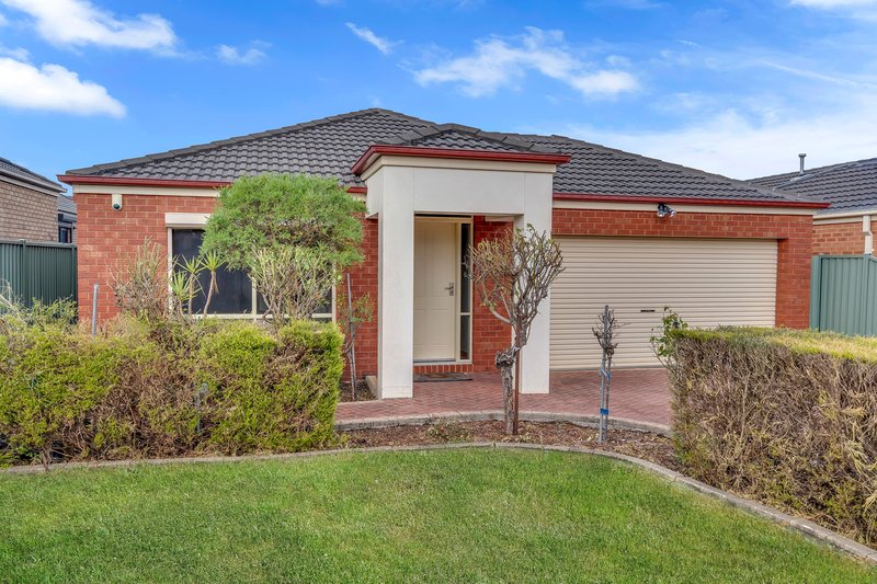 Photo - 8 Studley Park Way, Craigieburn VIC 3064 - Image 26