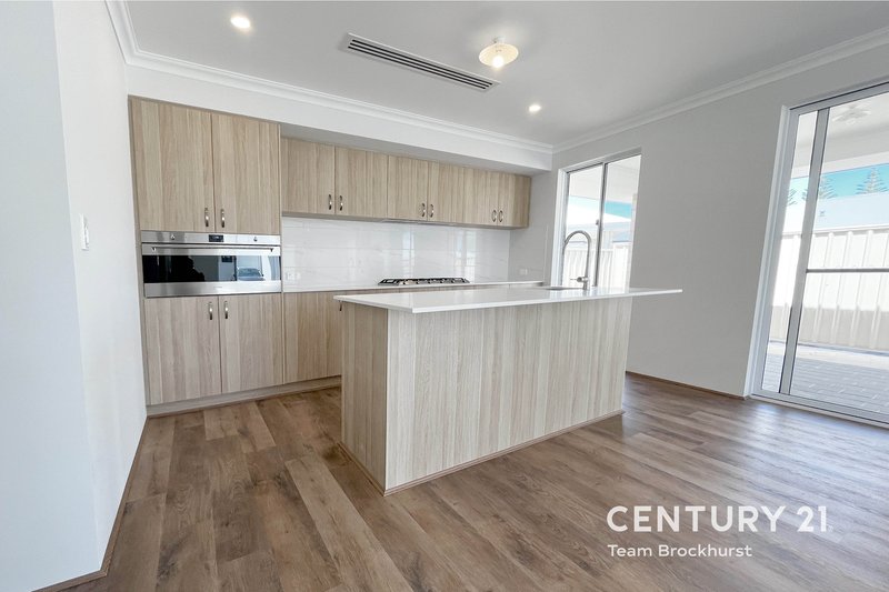 Photo - 8 Sunrise Court, Canning Vale WA 6155 - Image 6