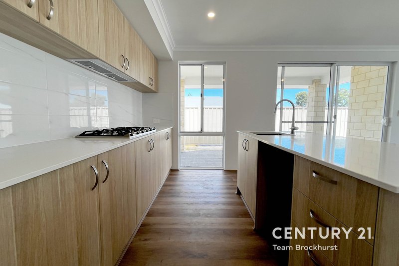 Photo - 8 Sunrise Court, Canning Vale WA 6155 - Image 7