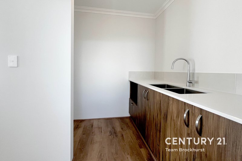 Photo - 8 Sunrise Court, Canning Vale WA 6155 - Image 10