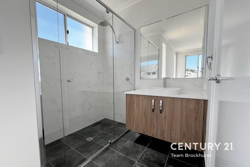 Photo - 8 Sunrise Court, Canning Vale WA 6155 - Image 13