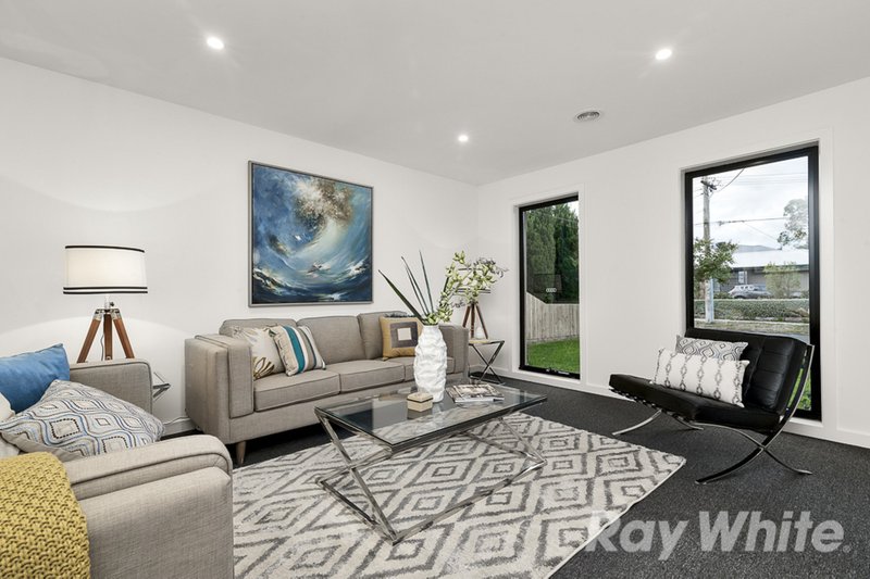 Photo - 8 Sunrise Drive, Mulgrave VIC 3170 - Image 5