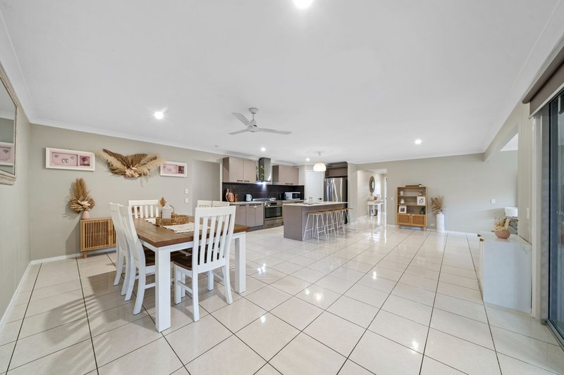 Photo - 8 Sunrise Place, Flagstone QLD 4280 - Image 6