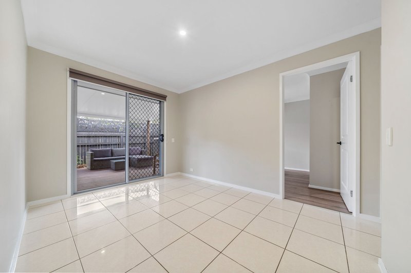 Photo - 8 Sunrise Place, Flagstone QLD 4280 - Image 8