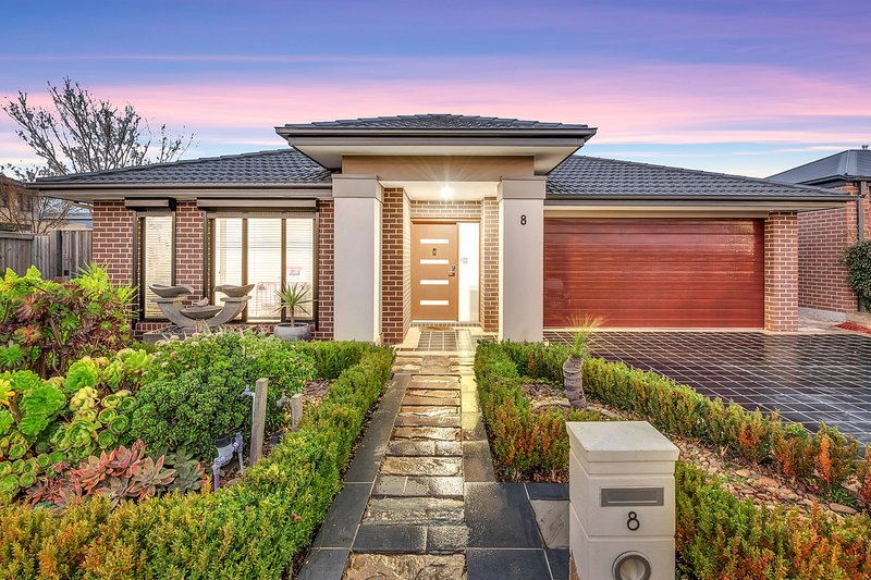 8 Sunrise Way, Mickleham VIC 3064