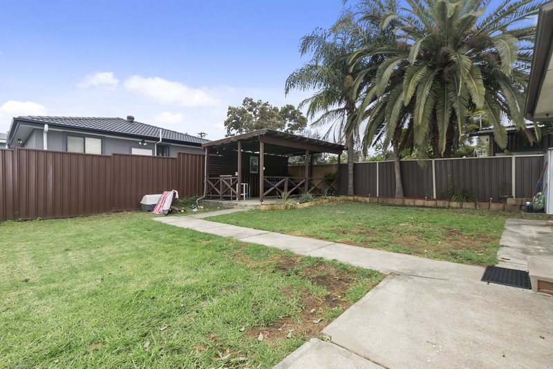 Photo - 8 Sunset Avenue, Lurnea NSW 2170 - Image 8