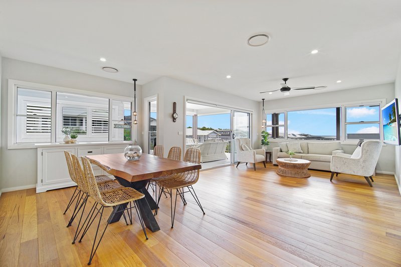 Photo - 8 Surfside Drive, Catherine Hill Bay NSW 2281 - Image 2