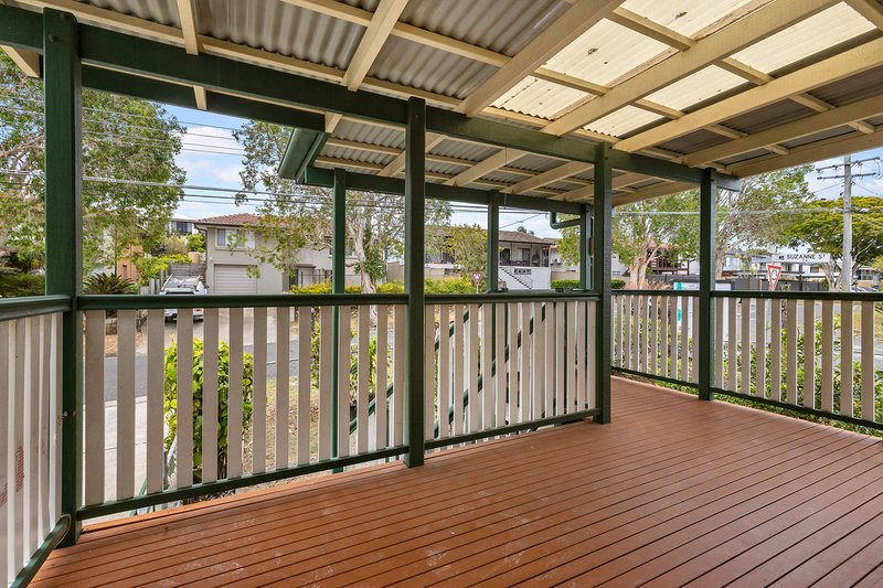 Photo - 8 Suzanne Street, Wynnum West QLD 4178 - Image 8