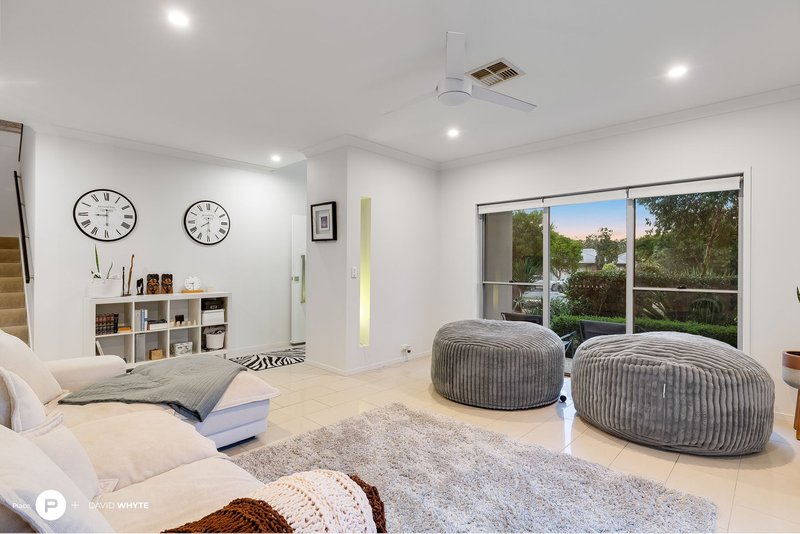Photo - 8 Swan Court, Wakerley QLD 4154 - Image 7
