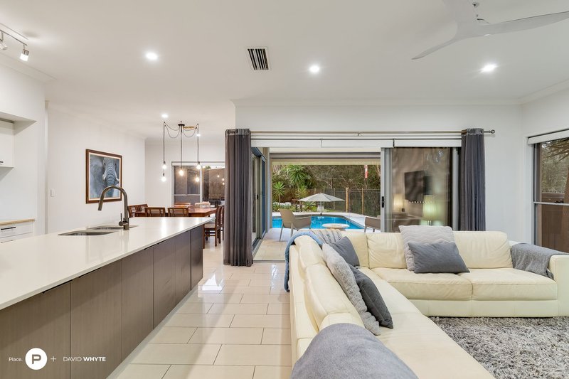 Photo - 8 Swan Court, Wakerley QLD 4154 - Image 9
