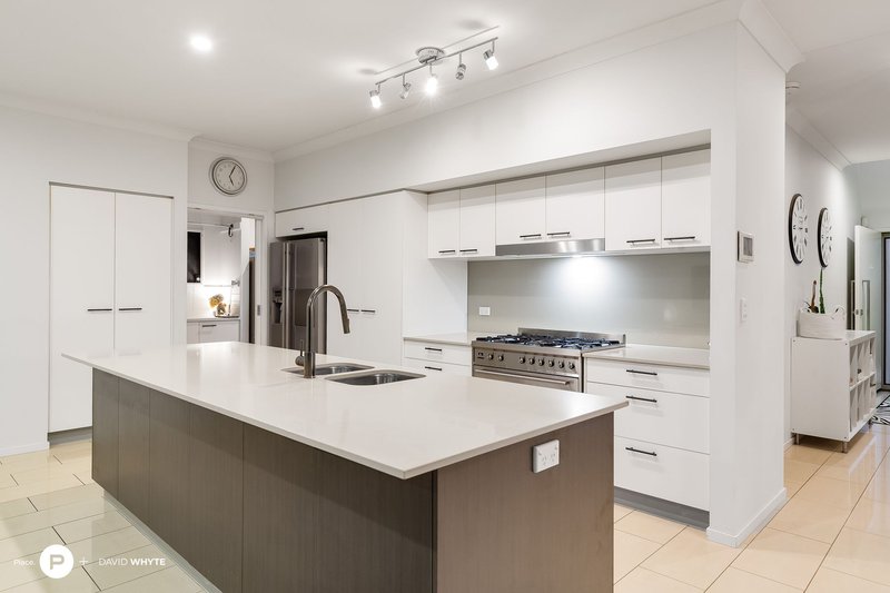 Photo - 8 Swan Court, Wakerley QLD 4154 - Image 12