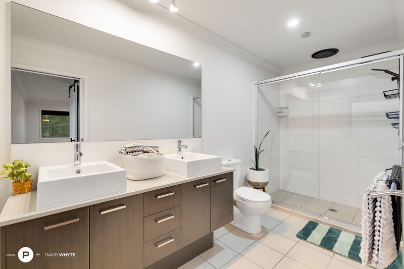 Photo - 8 Swan Court, Wakerley QLD 4154 - Image 17