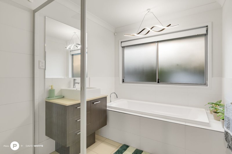 Photo - 8 Swan Court, Wakerley QLD 4154 - Image 29
