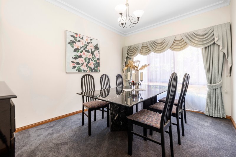 Photo - 8 Sylvana Street, Wantirna South VIC 3152 - Image 3