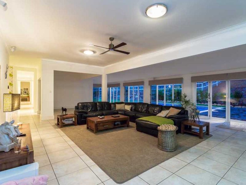 Photo - 8 Talgarno Place, Tallai QLD 4213 - Image 3