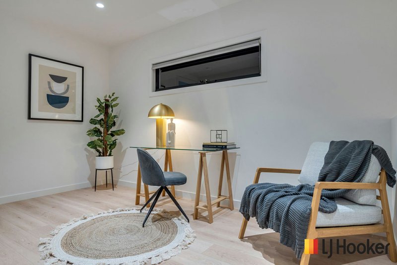 Photo - 8 Taloumbi Cre , Greenvale VIC 3059 - Image 18