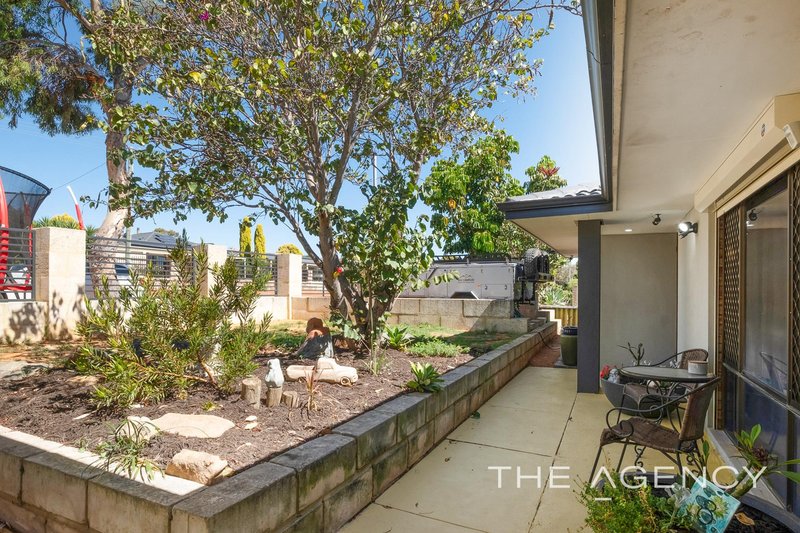 8 Tamarine Way, Swan View WA 6056