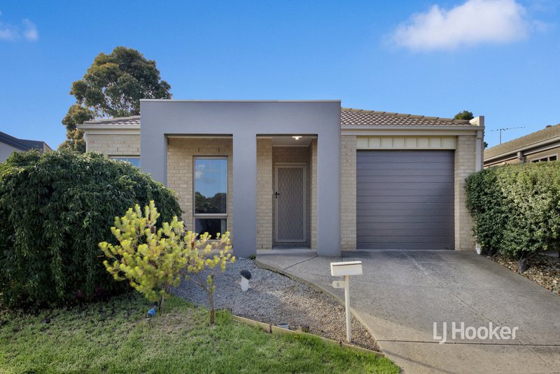 8 Tanner Mews, Point Cook VIC 3030