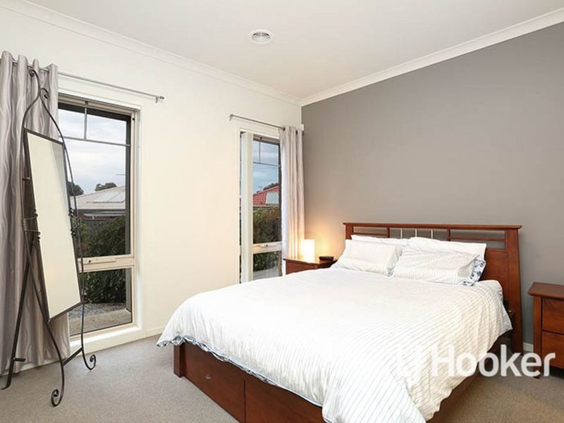 Photo - 8 Tanner Mews, Point Cook VIC 3030 - Image 7