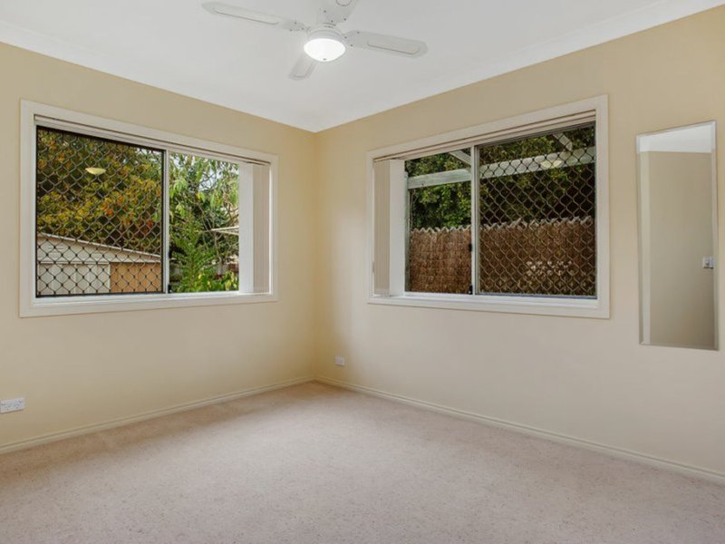 Photo - 8 Tara Vista Boulevard, Highland Park QLD 4211 - Image 7