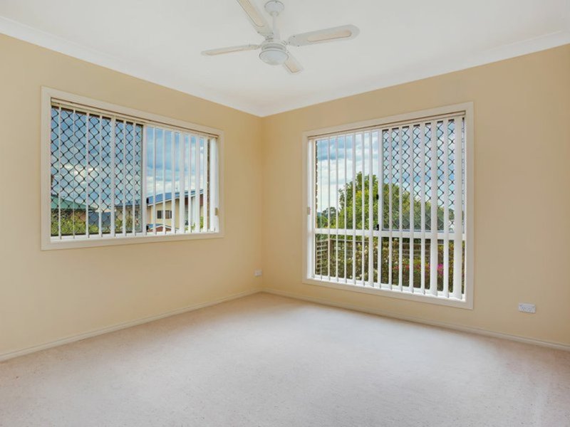 Photo - 8 Tara Vista Boulevard, Highland Park QLD 4211 - Image 8