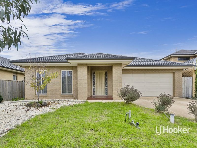 8 Tarcoola Crescent, Sanctuary Lakes VIC 3030