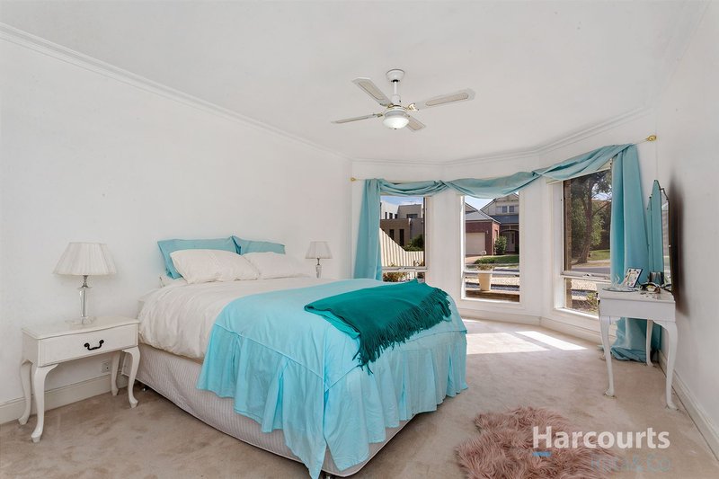 Photo - 8 Taree Place, Mill Park VIC 3082 - Image 10