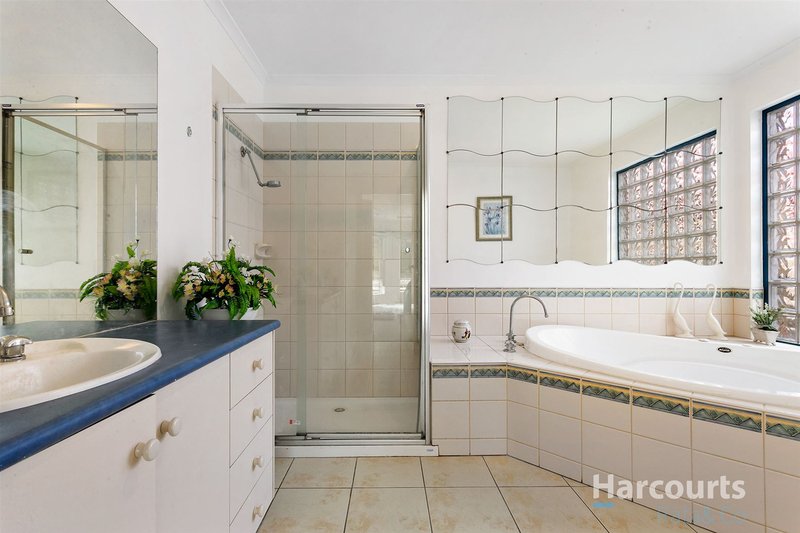 Photo - 8 Taree Place, Mill Park VIC 3082 - Image 11