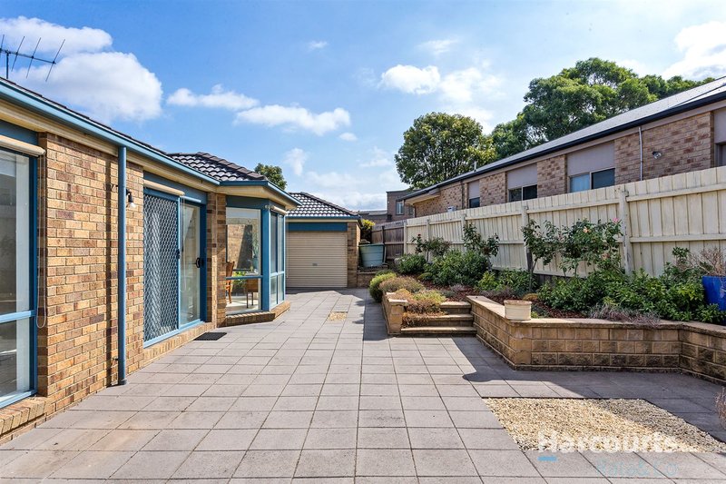 Photo - 8 Taree Place, Mill Park VIC 3082 - Image 14