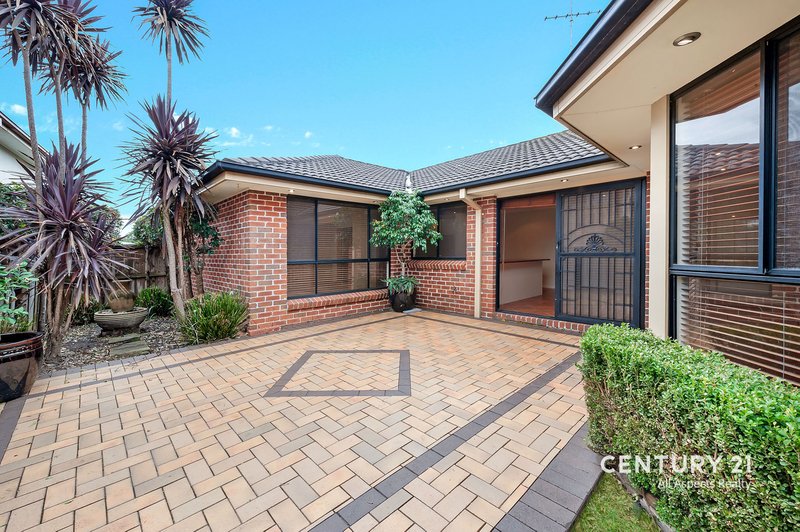 Photo - 8 Taringa Avenue, Kellyville NSW 2155 - Image 8