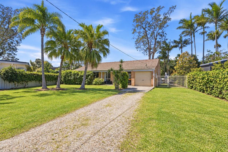 Photo - 8 Taylor Close, Emerald Beach NSW 2456 - Image 2