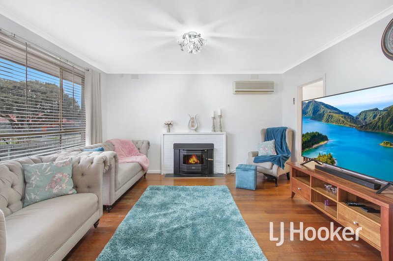 Photo - 8 Teal Court, Dandenong North VIC 3175 - Image 2