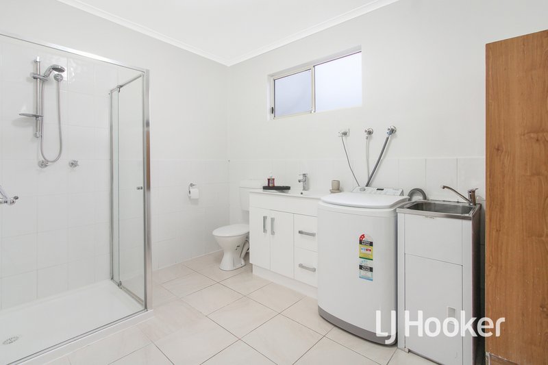 Photo - 8 Teal Court, Dandenong North VIC 3175 - Image 12