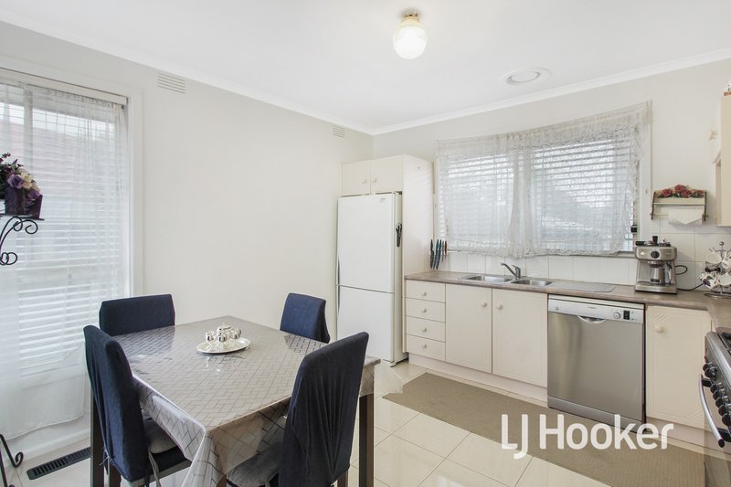 Photo - 8 Teal Court, Dandenong North VIC 3175 - Image 13