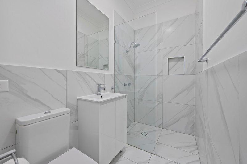 Photo - 8 Teatree Close, Samford Valley QLD 4520 - Image 11