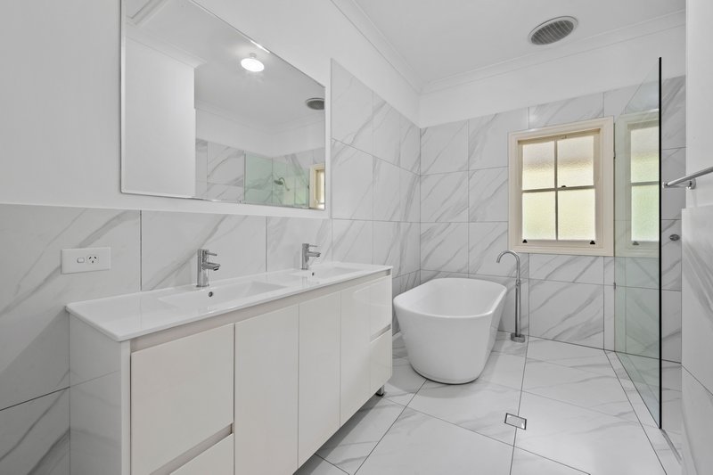 Photo - 8 Teatree Close, Samford Valley QLD 4520 - Image 14
