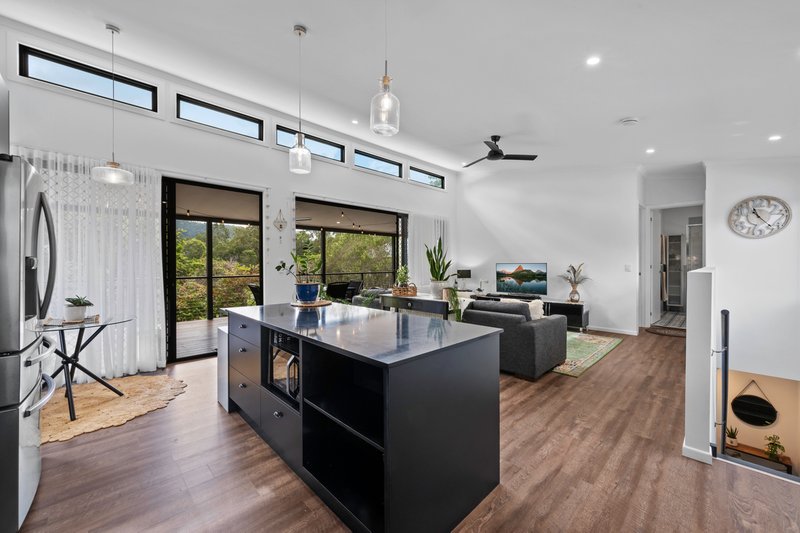 Photo - 8 Teatree Close, Samford Valley QLD 4520 - Image 16
