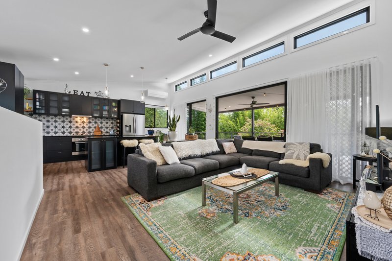 Photo - 8 Teatree Close, Samford Valley QLD 4520 - Image 17